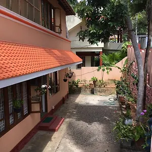  Guest house Indira